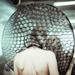 julia-koerner-copricapo-collaborazione-con-stilista-iris-van-herpen